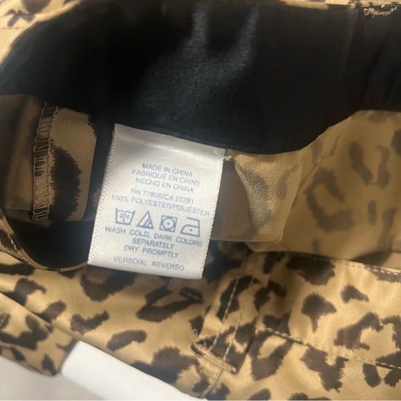 Tommy Hilfiger Vintage Size 9 Leopard Cargo Style Pants EUC Relaxed Fit - Picture 8 of 10